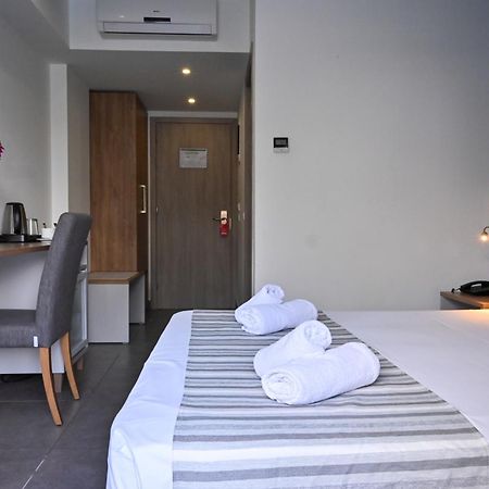 Pollis Hotel แอร์ซอนิสซอส ภายนอก รูปภาพ