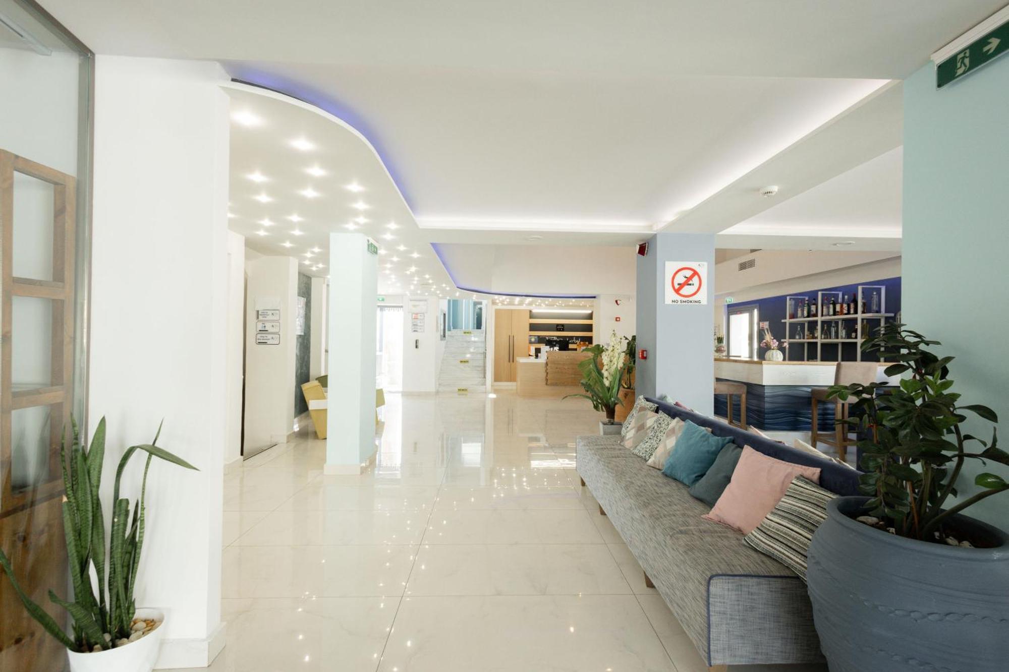 Pollis Hotel แอร์ซอนิสซอส ภายนอก รูปภาพ