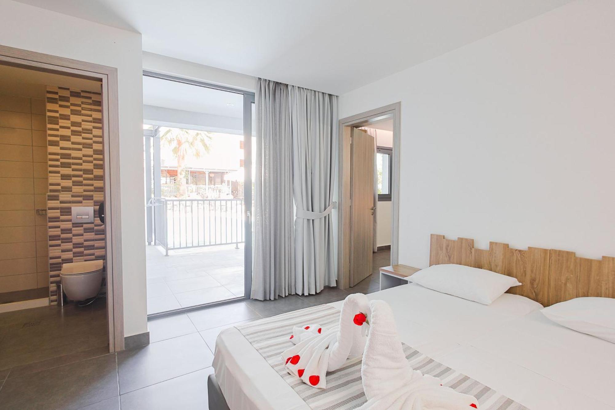 Pollis Hotel แอร์ซอนิสซอส ภายนอก รูปภาพ