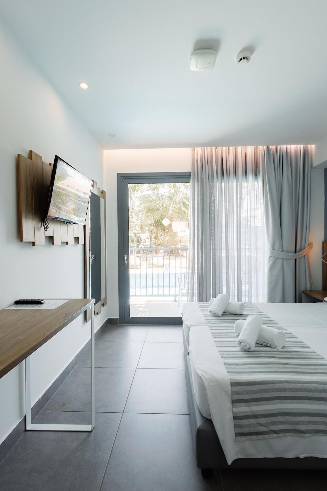Pollis Hotel แอร์ซอนิสซอส ภายนอก รูปภาพ
