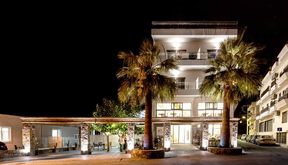 Pollis Hotel แอร์ซอนิสซอส ภายนอก รูปภาพ