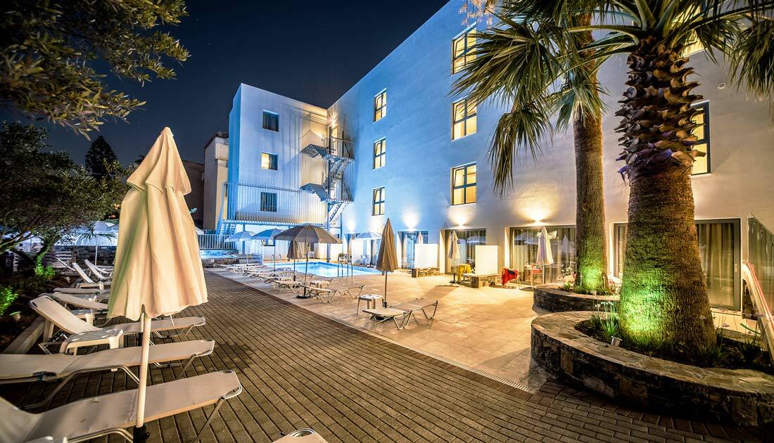 Pollis Hotel แอร์ซอนิสซอส ภายนอก รูปภาพ