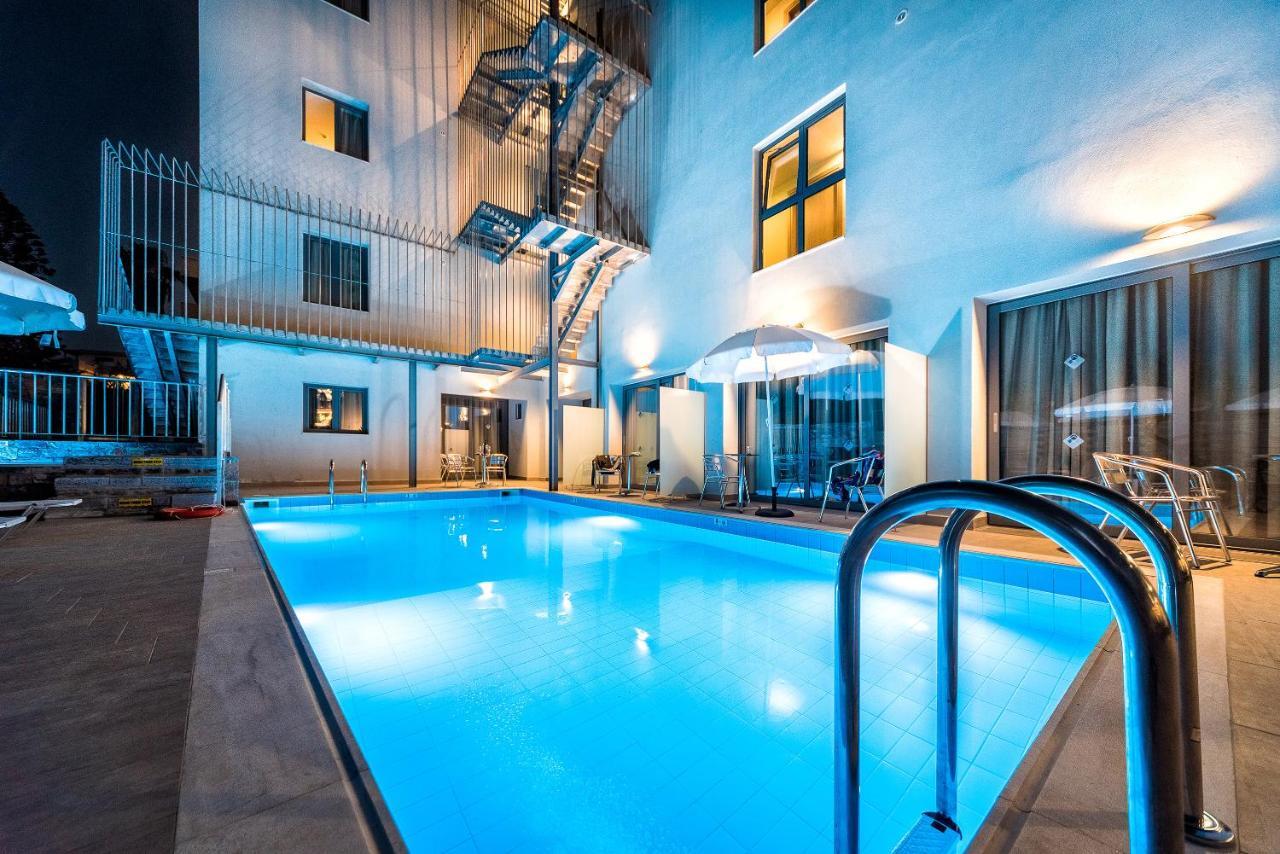 Pollis Hotel แอร์ซอนิสซอส ภายนอก รูปภาพ