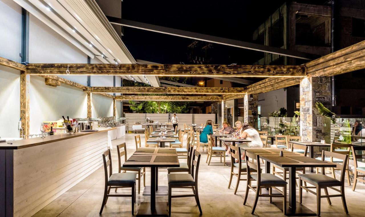 Pollis Hotel แอร์ซอนิสซอส ภายนอก รูปภาพ